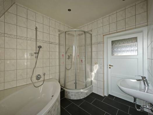 Wohnung zur Miete 805 € 4 Zimmer 115 m² 4. Geschoss frei ab sofort Merseburger Str. 137 Lutherplatz Halle (Saale) 06112