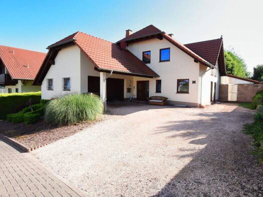 Haus zum Kauf 5 Zimmer 200 m² 878 m² Grundstück Schwarzenholz Saarwellingen 66793