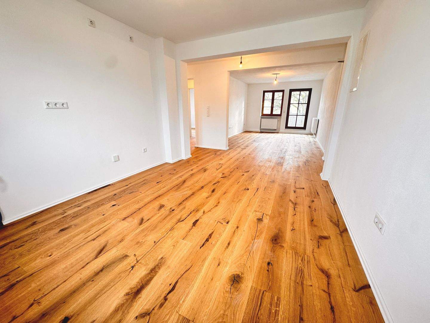 Immobilie in Heßdorf - Provisionsfrei - Renovierte 3 Zimmer Wohnung mit Terrasse und Stellplatz in Heßdorf - Bild 0