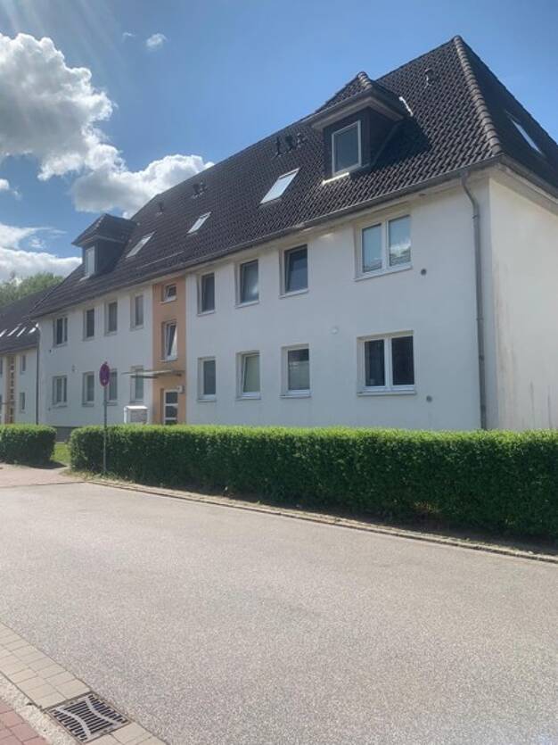 Wohnung zur Miete 700 € 3 Zimmer 68,7 m² Dachgeschoss frei ab 25.06.2025 Sachsenwaldring 17 Schwarzenbek 21493