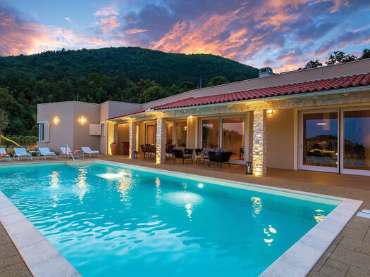 Villa zum Kauf 2.500.000 € 400 m² 1.137 m² Grundstück Veprinac 51410