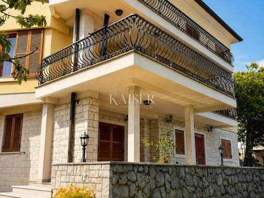 Haus zum Kauf 2.000.000 € 8 Zimmer 280 m² Opatija Centar