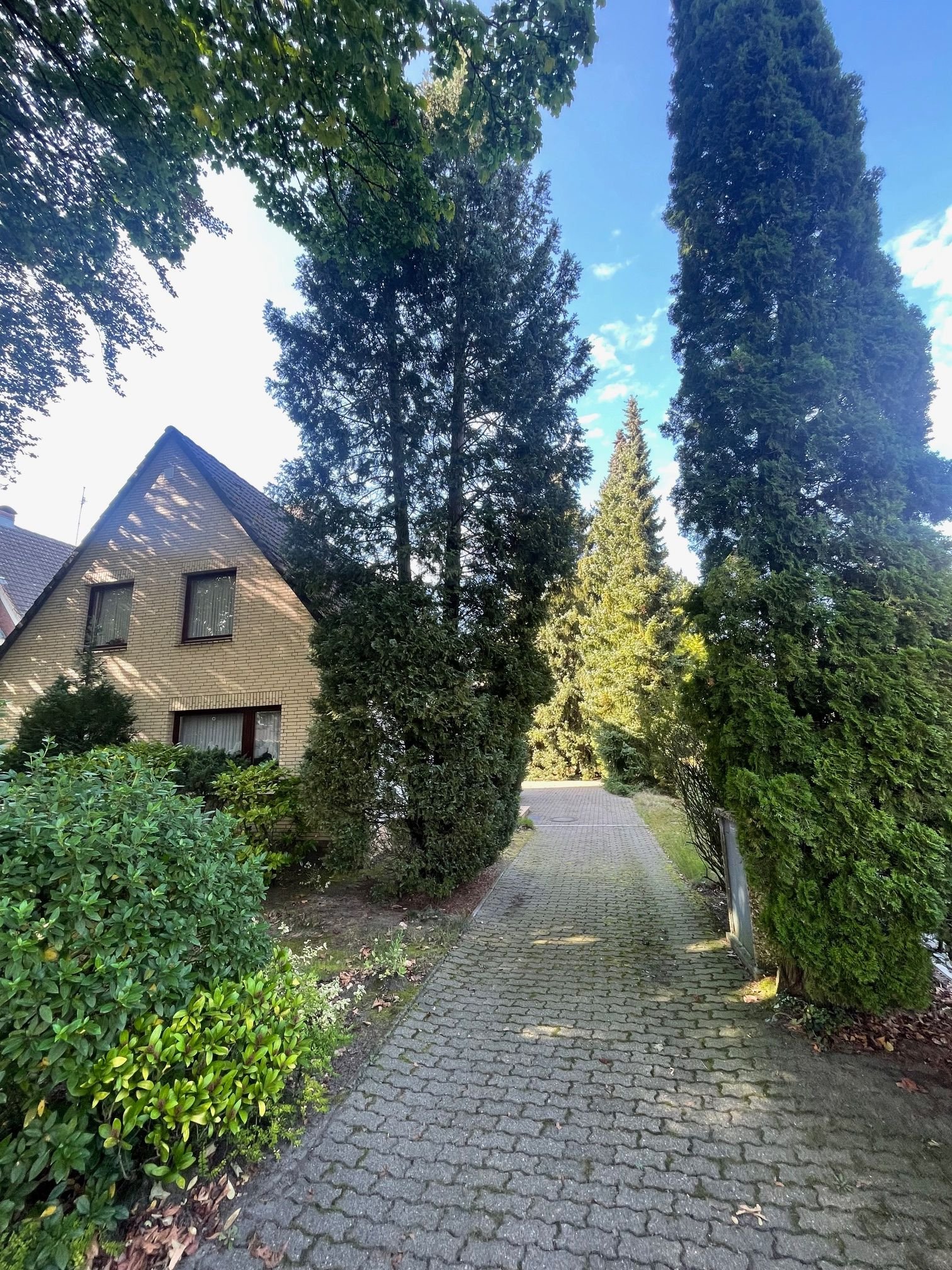 Einfamilienhaus zum Kauf 950.000 € 5 Zimmer 116 m²<br/>Wohnfläche 974 m²<br/>Grundstück ab sofort<br/>Verfügbarkeit Rissen Hamburg 22559