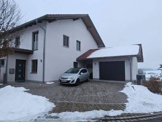 Doppelhaushälfte zur Miete 1.150 € 5 Zimmer 130 m² Falkenfels 94350