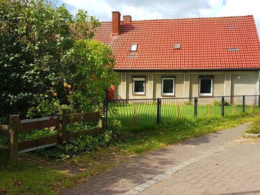 Doppelhaushälfte zum Kauf 76.000 € 6 Zimmer 650 m² Grundstück Groß Rogahn 19073