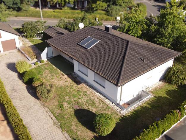 Bungalow zum Kauf 860.000 € 4 Zimmer 127 m² 867 m² Grundstück frei ab sofort Niederndorf Herzogenaurach 91074