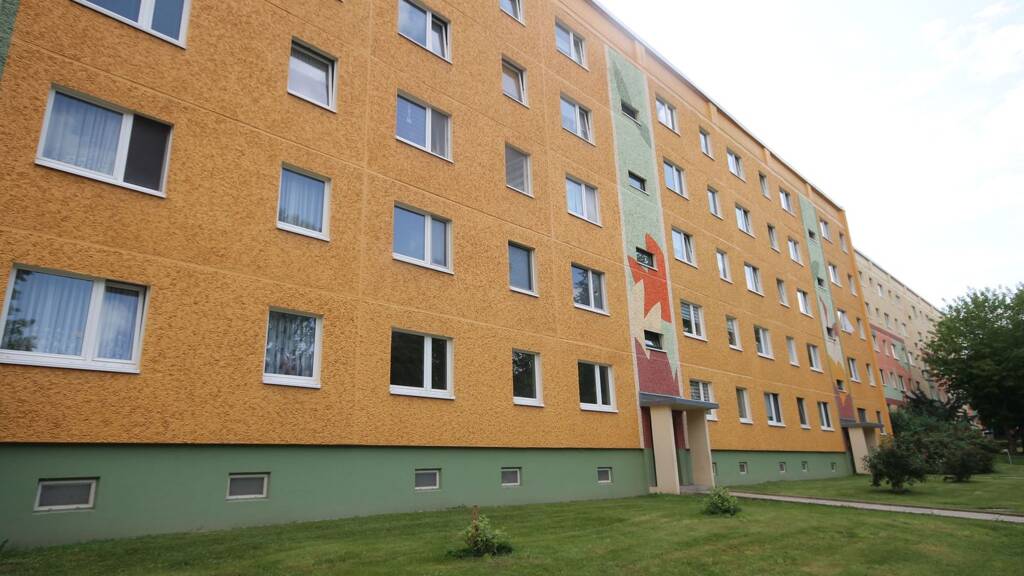 Wohnung zur Miete 353 € 3 Zimmer 69,1 m² 2. Geschoss frei ab sofort Franz-Stephan-Straße 12 Lusan Gera 07549