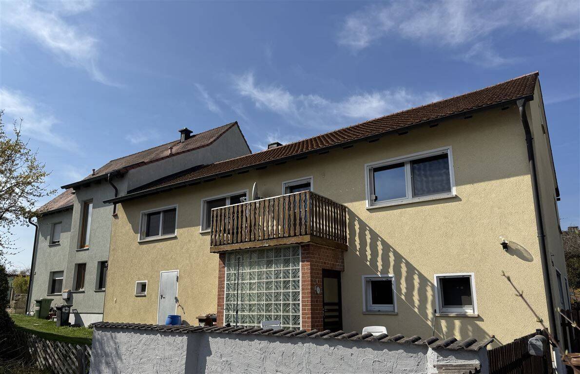 Immobilie in Ansbach - Charmantes Anwesen mit zwei Häusern und großem Grundstück - Raum für Generationen & Ideen - Bild 1