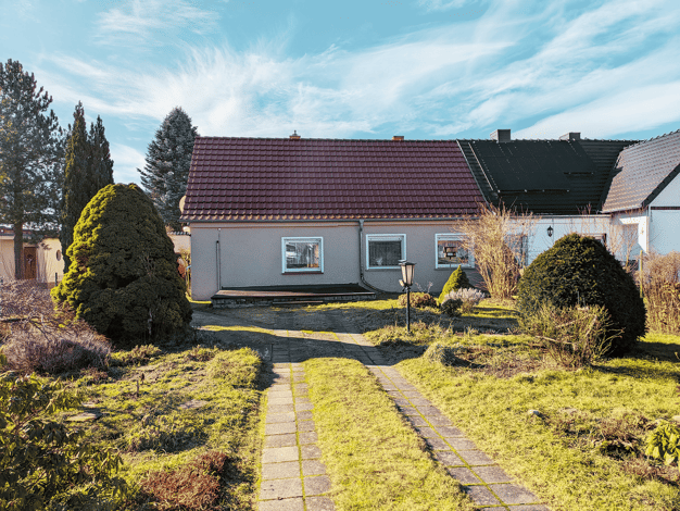 Doppelhaushälfte zum Kauf 160.000 € 6 Zimmer 110 m² 952 m² Grundstück frei ab sofort Vetschau Vetschau 03226