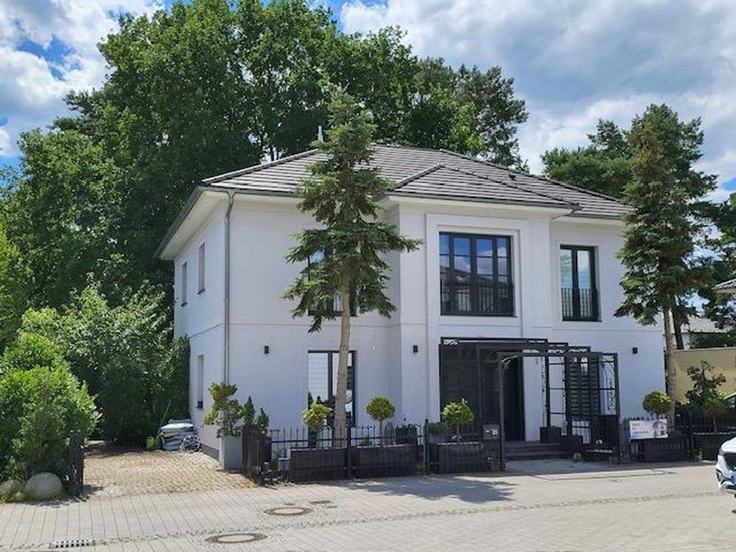 Villa zum Kauf provisionsfrei 1.199.000 € 6,5 Zimmer 238 m²<br/>Wohnfläche 532 m²<br/>Grundstück Groß Glienicke Potsdam 14476