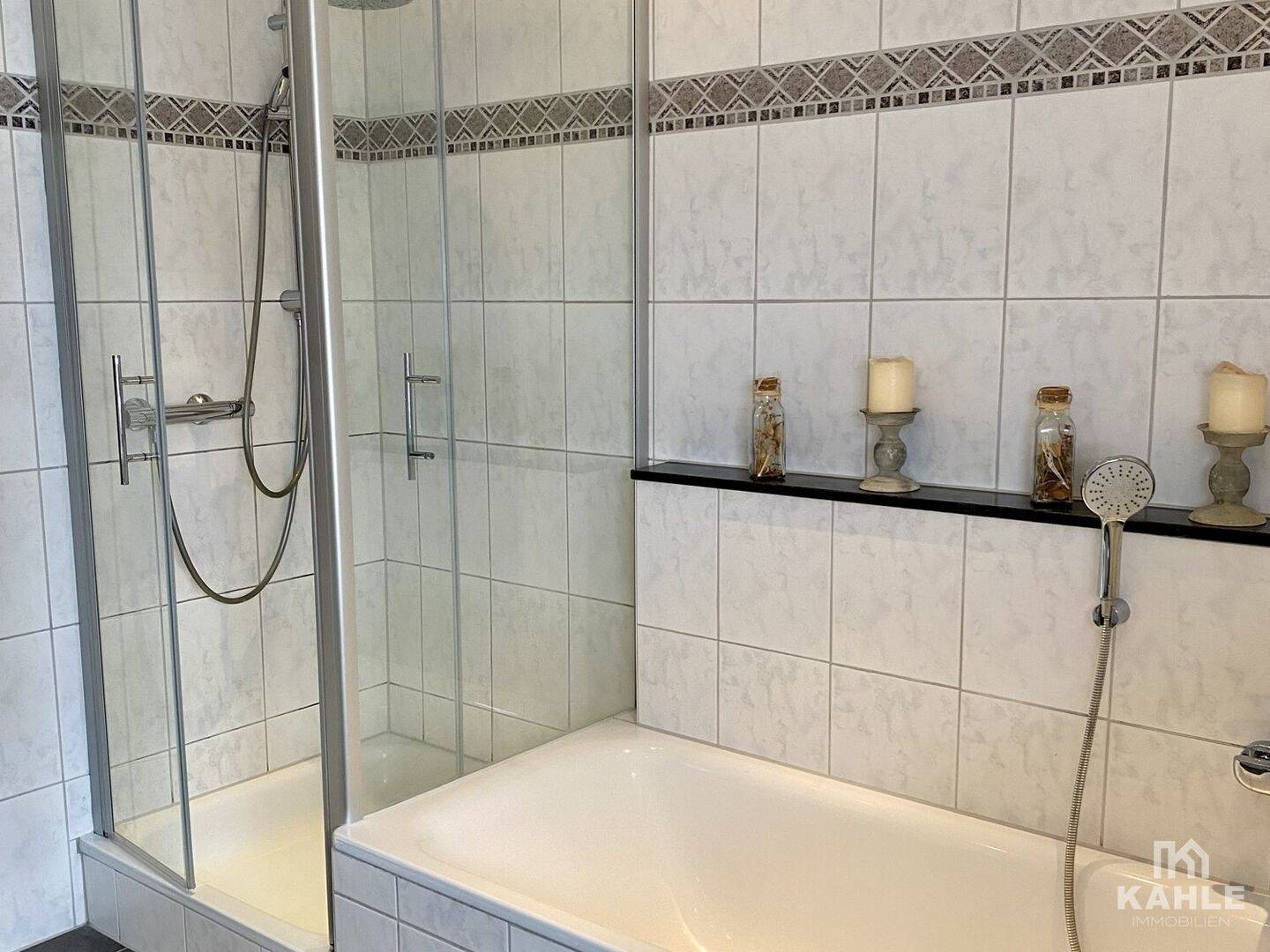 Immobilie in Sassenberg - Kaufobjekt: Attraktive 4-Zi.-Eigentumswohnung mit Balkon, Kaminofen und eigener Garage in Sassenberg - Bild 4