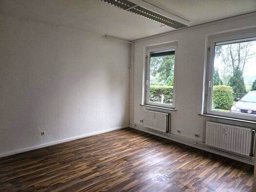 Wohnung zur Miete 547 € 3 Zimmer 109 m² EG frei ab sofort Waldstraße 4 Tackesdorf 24797