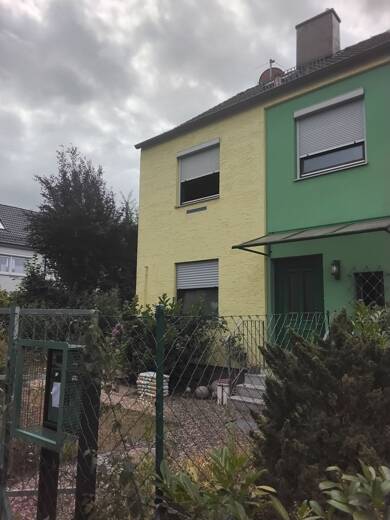 Reihenendhaus zum Kauf 449.000 € 4,5 Zimmer 121 m² 396 m² Grundstück Stadeln 175 Fürth 90765