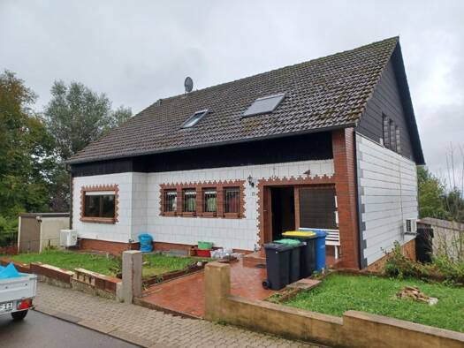 Haus zum Kauf als Kapitalanlage geeignet 259.000 € 210 m² 602 m² Grundstück Berus Überherrn 66802