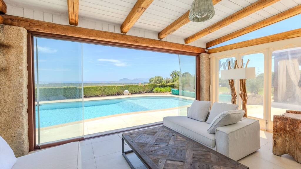 Einfamilienhaus zum Kauf 11 Zimmer 240 m² 1.800 m² Grundstück Arzachena 07021