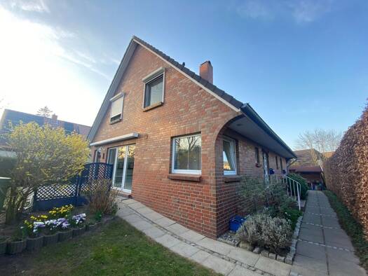 Einfamilienhaus zum Kauf provisionsfrei 525.000 € 4 Zimmer 149 m² 704 m² Grundstück frei ab sofort Harksheide Norderstedt 22844