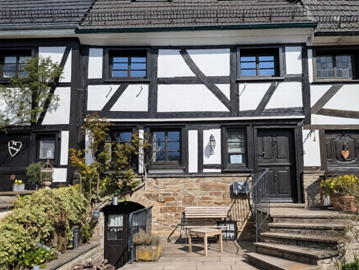 Haus zur Miete 1.550 € 3,5 Zimmer 110 m² 655 m² Grundstück frei ab sofort Stiefelhagener Straße 30 Stiefelhagen Engelskirchen 51766