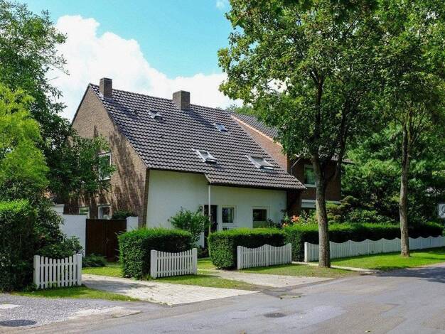 Einfamilienhaus zum Kauf 370.000 € 8 Zimmer 227 m² 1.040 m² Grundstück Bramsche 49565