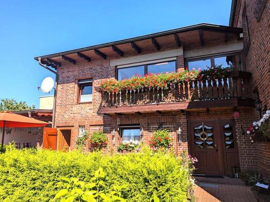 Doppelhaushälfte zum Kauf 310.000 € 8 Zimmer 210 m² 647 m² Grundstück Bobbau 06766