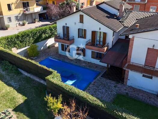 Haus zum Kauf 239.000 € 303 m² 350 m² Grundstück Gubbio 06024