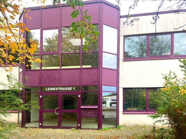 Bürogebäude zur Miete provisionsfrei 2.365 € 380 m² Bürofläche Leinestraße 1 Wittorf Neumünster 24539