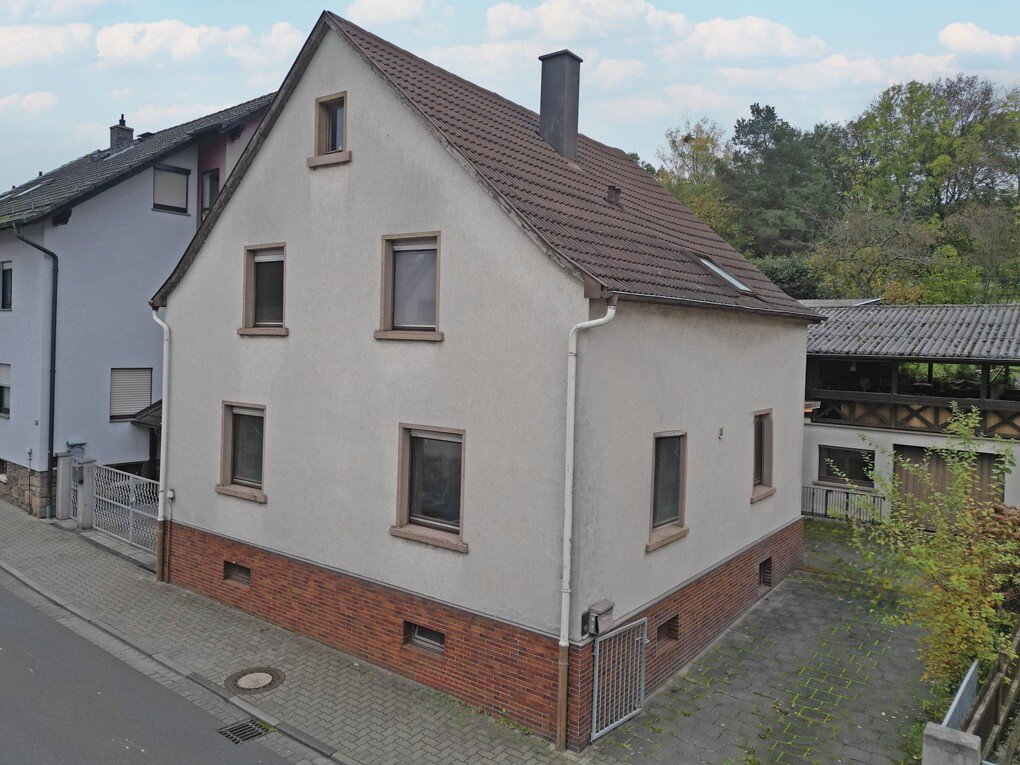 Mehrfamilienhaus zum Kauf 499.000 € 7 Zimmer 187 m²<br/>Wohnfläche 890 m²<br/>Grundstück Goldbach Goldbach 63773