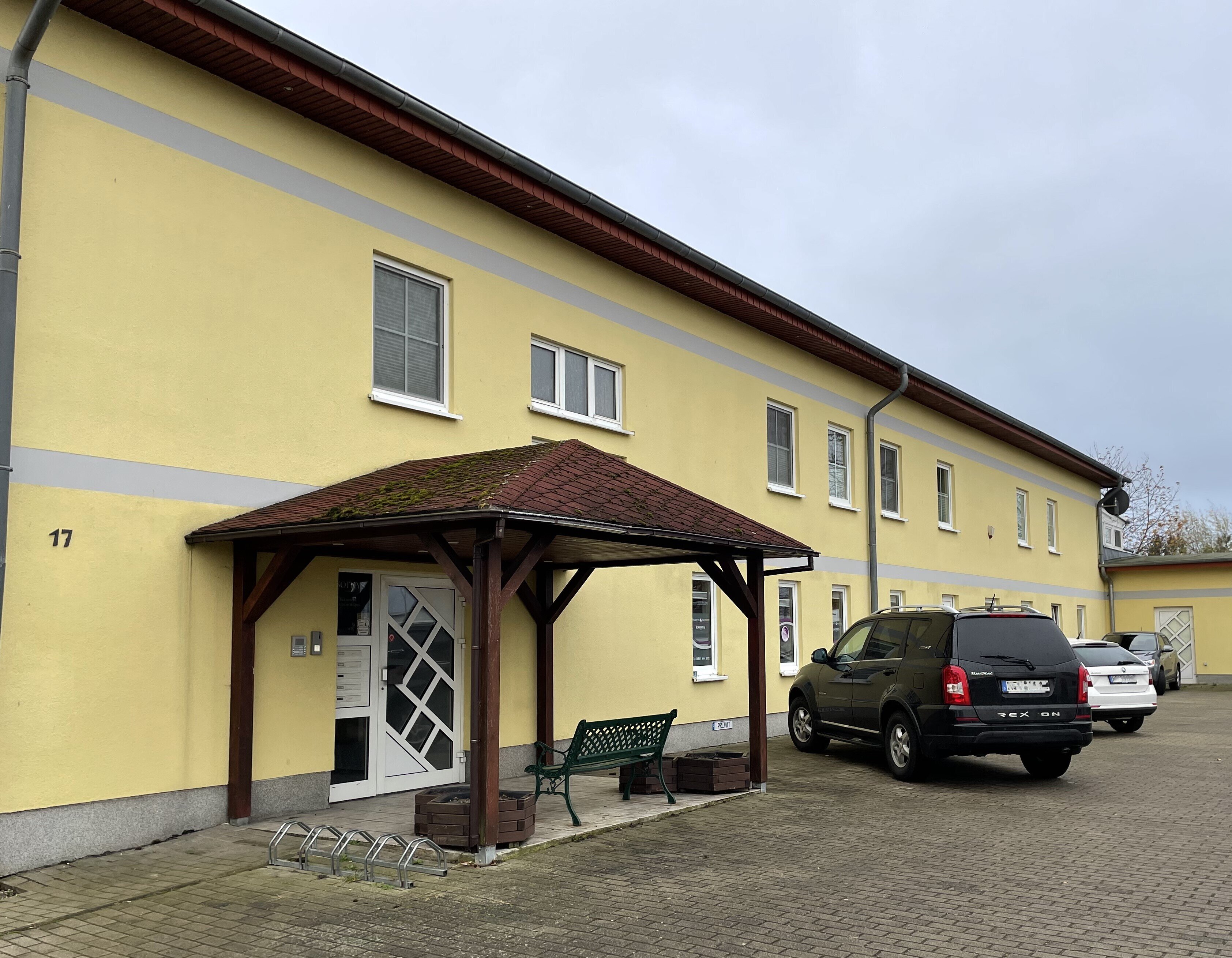 Wohnung zur Miete 1.350 € 6 Zimmer 220 m²<br/>Wohnfläche 1.<br/>Geschoss ab sofort<br/>Verfügbarkeit Langendorfer Berg Stralsund 18435