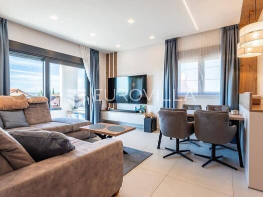 Penthouse zum Kauf - Erstbezug 565.000 € 3 Zimmer 112,9 m² 2. Geschoss Kaštel Kambelovac Kaštel Sućurac 21212