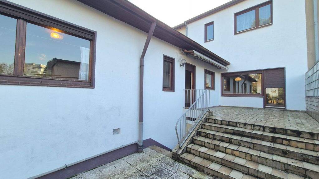 Reihenmittelhaus zum Kauf 249.000 € 6 Zimmer 131 m² 320 m² Grundstück Dümpten Oberhausen 46047