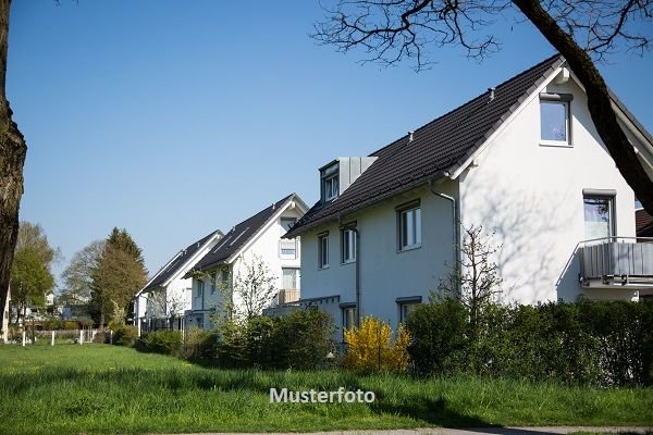 Mehrfamilienhaus zum Kauf als Kapitalanlage geeignet 291.400 € 12 Zimmer 248 m²<br/>Wohnfläche 6.607 m²<br/>Grundstück Rohrwies Vöcklamarkt 4871