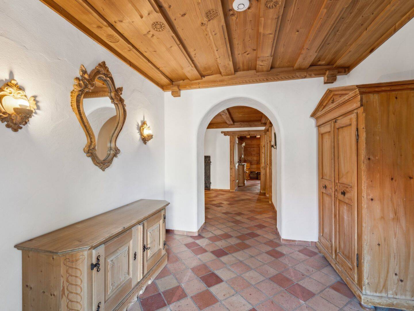 Immobilie in Otterfing - Charmantes Landhaus-Unikat in Otterfing - großzügiges Grundstück - vielseitige Nutzungsmöglichkeiten - Bild 4