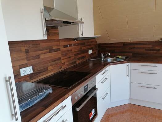 Wohnung zur Miete 920 € 4 Zimmer 96 m² frei ab sofort Lehrberg Lehrberg 91611