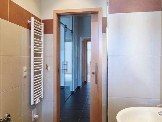 Wohnung zur Miete 575 € 3 Zimmer 88,3 m² 2. Geschoss Löbauer Straße 5 Innenstadt Görlitz 02826