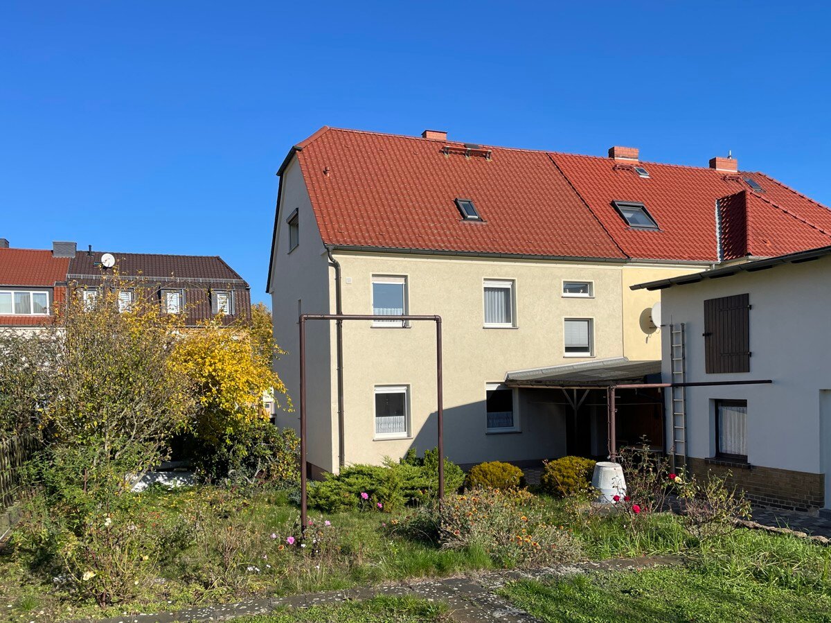 Mehrfamilienhaus zum Kauf 159.000 € 8 Zimmer 174 m²<br/>Wohnfläche 529 m²<br/>Grundstück Thalheimer Straße 19 Wolfen Bitterfeld-Wolfen/ Wolfen 06766