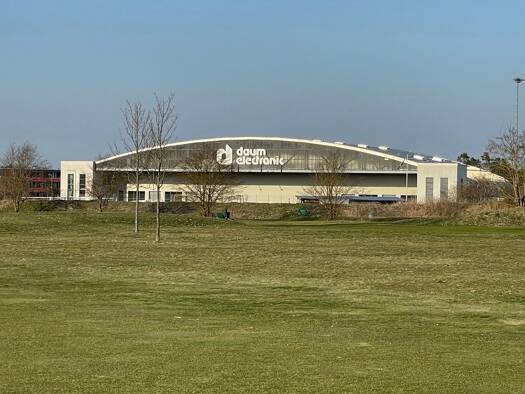 Produktionshalle zur Miete 2.500 m² Lagerfläche teilbar von 280 m² bis 1.500 m² Flugplatzstraße 100 Atzenhof Fürth 90768