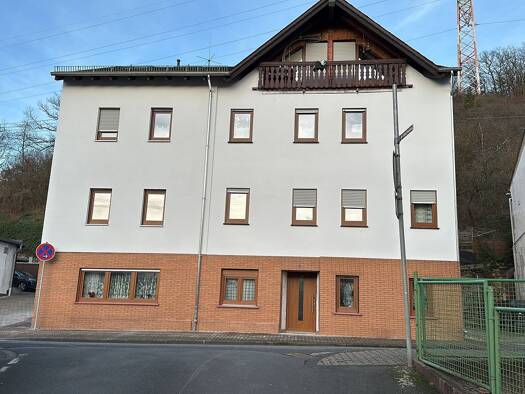 Wohnung zur Miete 700 € 2,5 Zimmer 85 m² Geschoss 4/4 frei ab 01.10.2026 Fachbach 56133