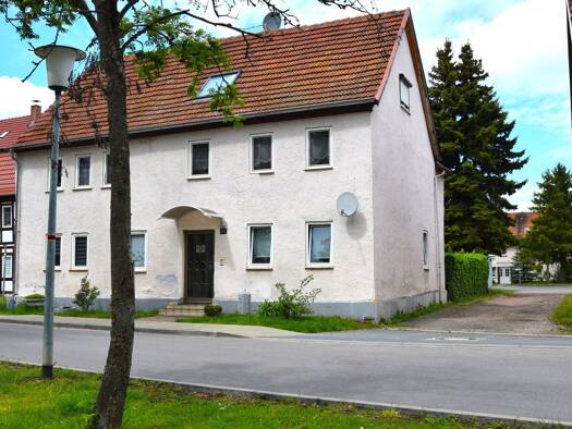 Mehrfamilienhaus zum Kauf 210.000 € 12,5 Zimmer 260 m² 372 m² Grundstück frei ab sofort Am Wilhelmsplatz Werningshausen 99634