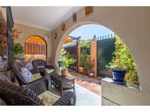 Reihenhaus zum Kauf 350.000 € 3 Zimmer 254 m² 254 m² Grundstück >Calle Antonio Machado > Dos Hermanas 41704