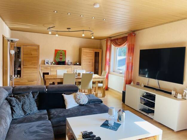 Mehrfamilienhaus zum Kauf 164.000 € 10 Zimmer 308 m² 997 m² Grundstück frei ab sofort Hombressen Hofgeismar 34369