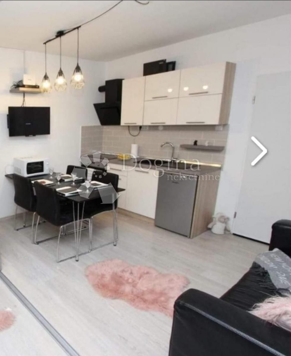 Wohnung zum Kauf 250.000 € 2 Zimmer 47 m²<br/>Wohnfläche Rovinj center 52210