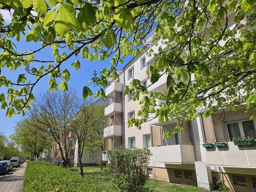 Wohnung zum Kauf 109.000 € 3 Zimmer 60 m² Damaschkestraße Süd 06130
