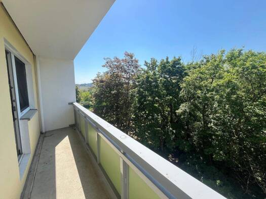 Wohnung zur Miete 399 € 3 Zimmer 75 m² 3. Geschoss frei ab sofort Neuplanitzer Straße 35 Neuplanitz Zwickau 08062