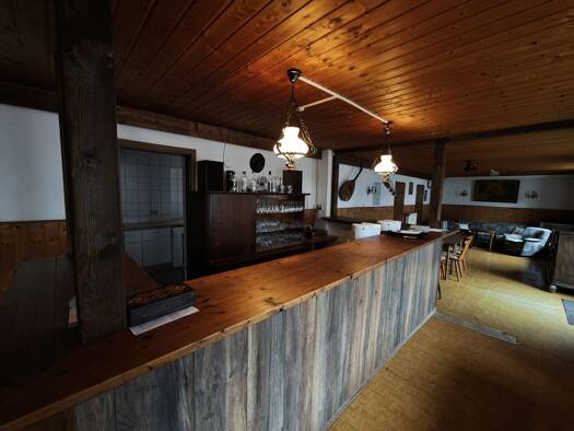 Mehrfamilienhaus zum Kauf 149.000 € 8 Zimmer 242 m² 580 m² Grundstück Beesenlaublingen Könnern 06420