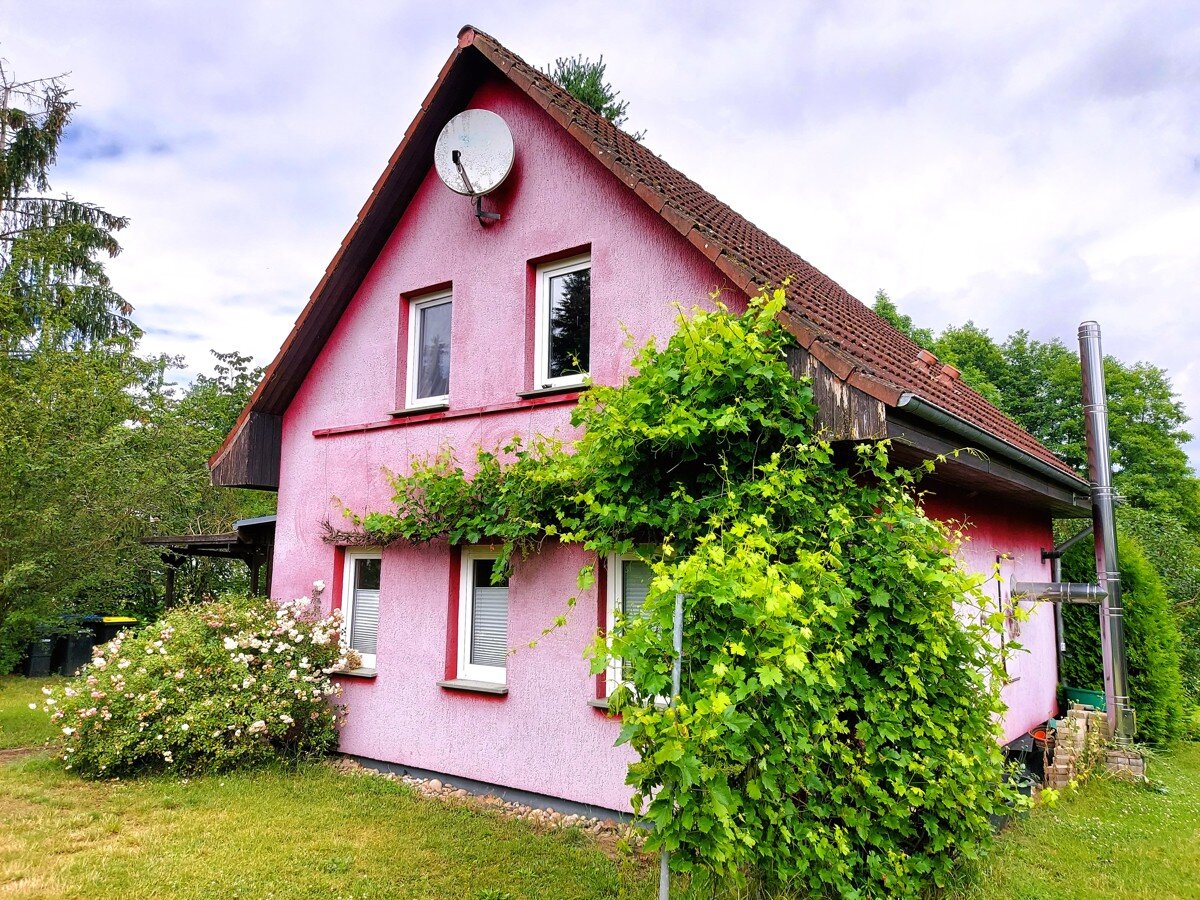 Haus zum Kauf 220.000 € 5 Zimmer 120 m²<br/>Wohnfläche 1.228 m²<br/>Grundstück Neustrelitz Neustrelitz / Prälank 17235