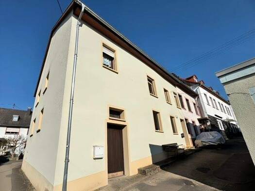 Reihenendhaus zum Kauf 379.000 € 9 Zimmer 215,9 m² 238 m² Grundstück Kirchenstraße 35 Zewen Trier 54294