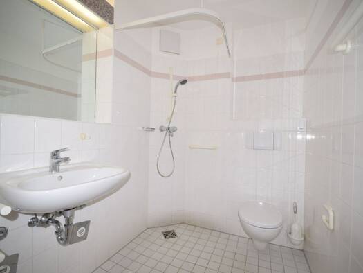 Wohnung zur Miete 650 € 1 Zimmer 51,8 m² 4. Geschoss Ost Ludwigsburg 71640