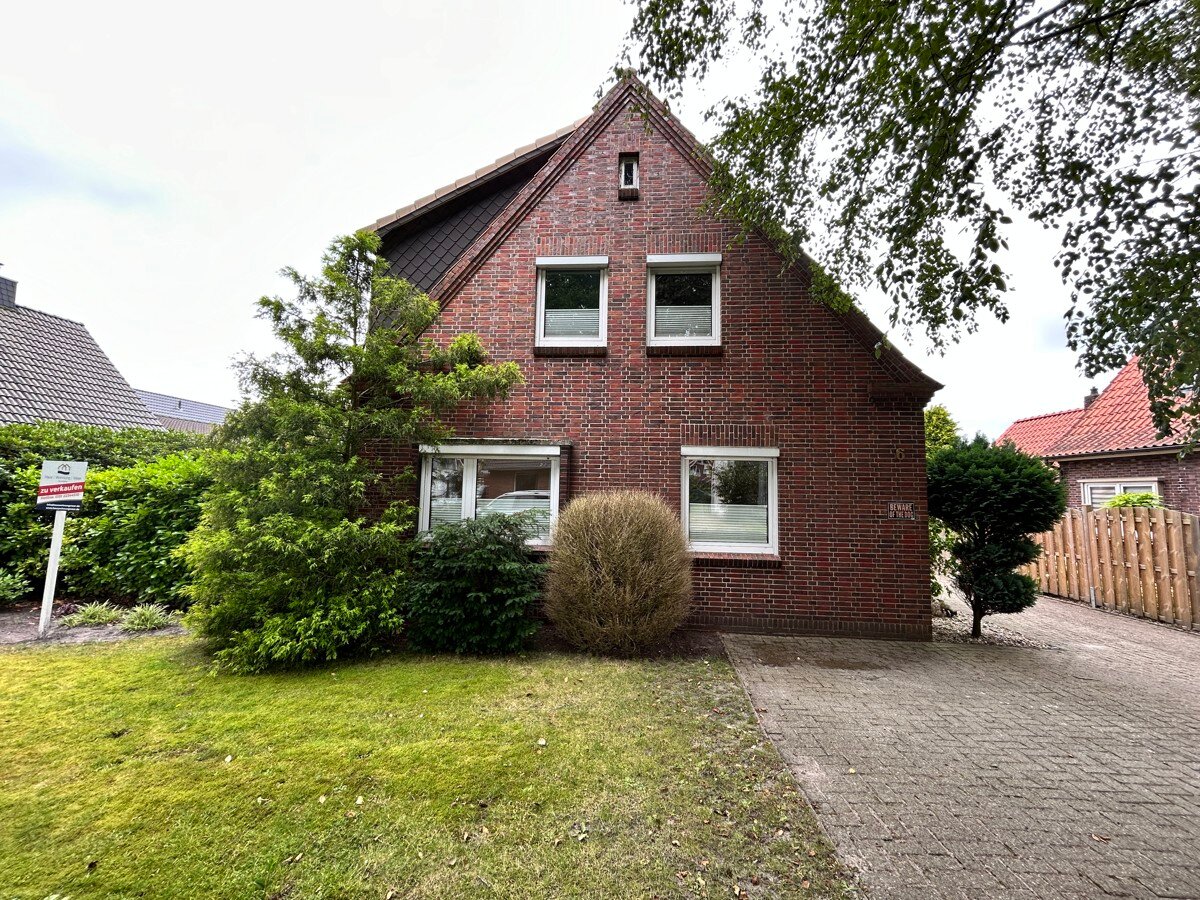 Mehrfamilienhaus zum Kauf 198.500 € 6 Zimmer 210 m²<br/>Wohnfläche 1.018 m²<br/>Grundstück Bebelstraße 6 Heidmühle Schortens 26419