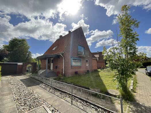 Mehrfamilienhaus zum Kauf 230.000 € 5 Zimmer 140 m² 995 m² Grundstück frei ab sofort Rendsburg 24768