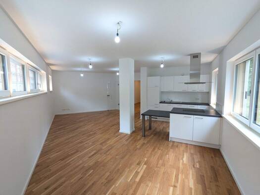 Wohnung zur Miete 1.175 € 2 Zimmer 78,3 m² EG Neustadt-Neuschönefeld Leipzig 04315