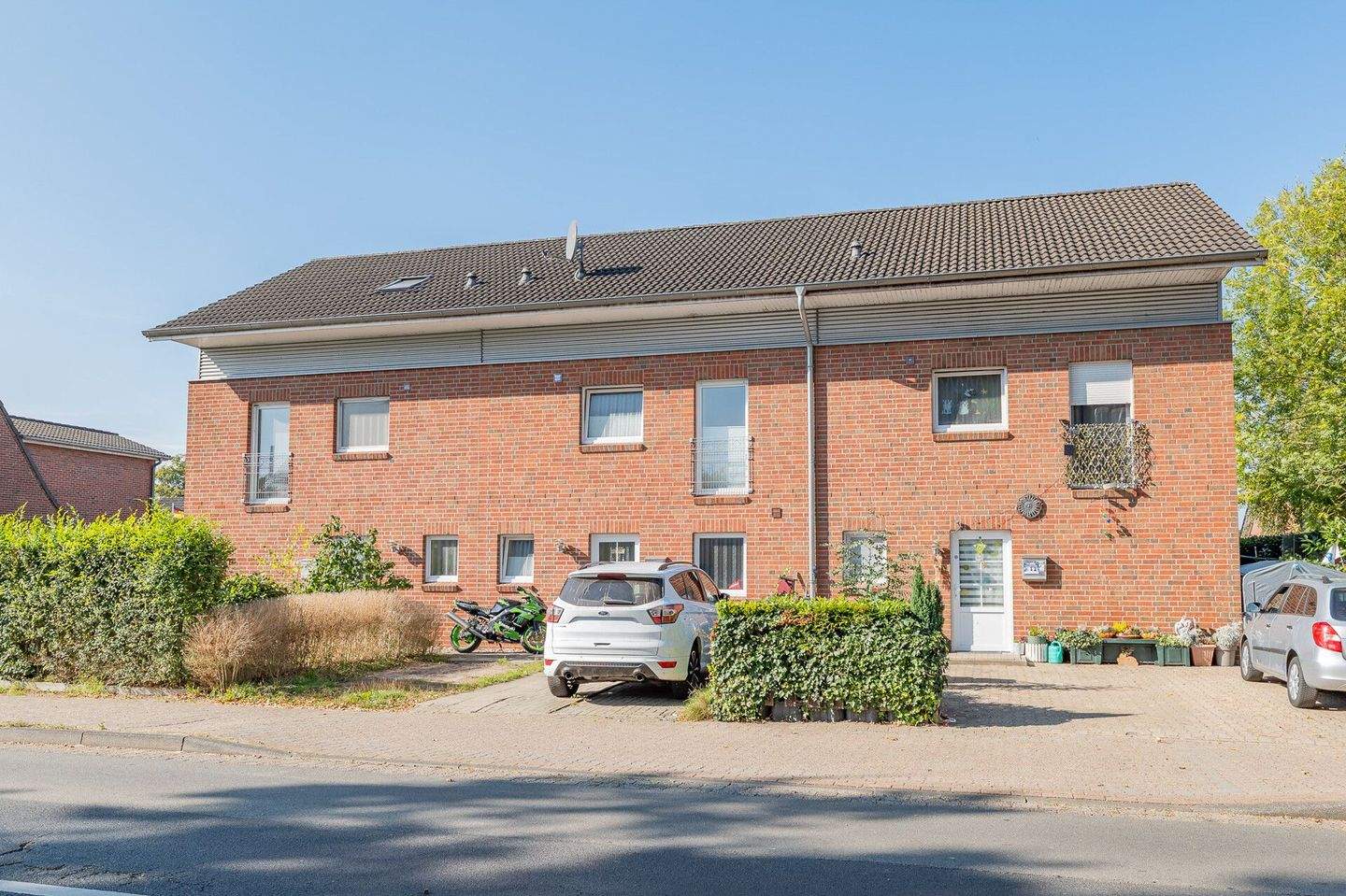 Immobilie in Burweg - Familienfreundliches Reihenhaus mit lichtdurchfluteten Räumen und Garten - Bild 1